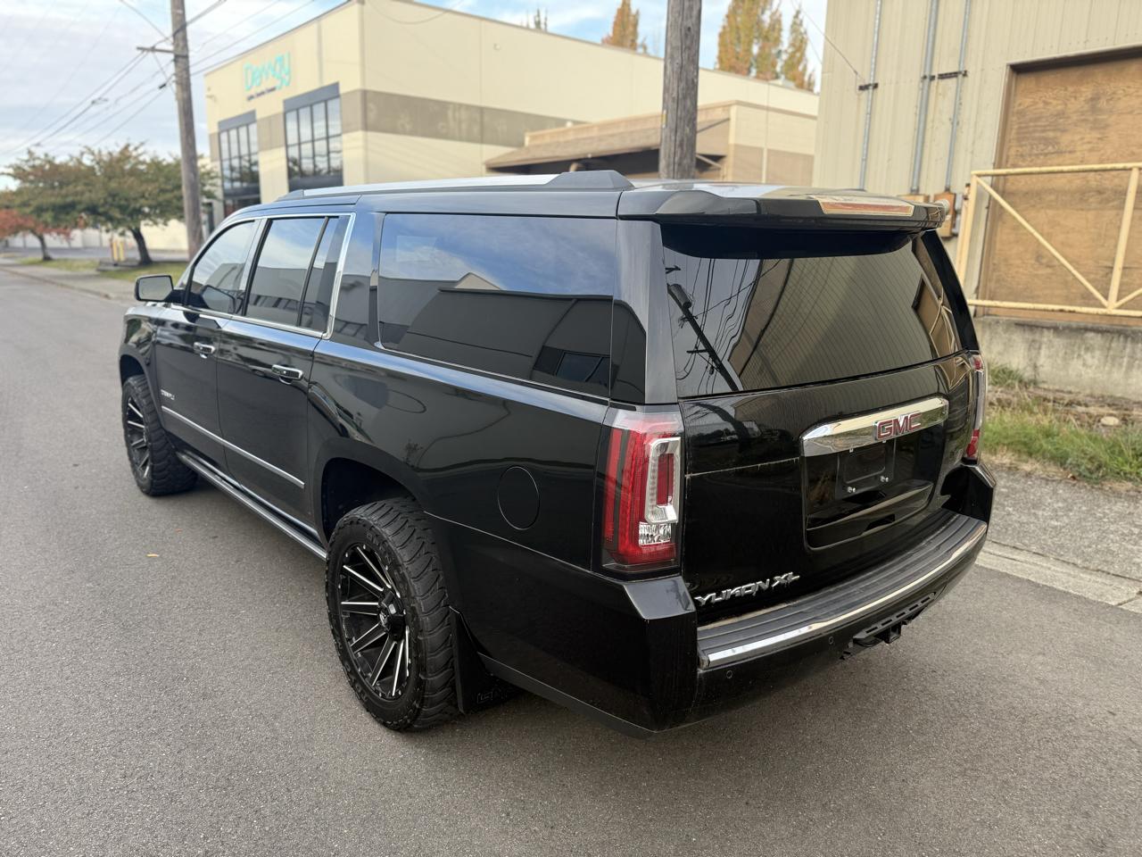 GMC Yukon Denali XL 4WD 2015