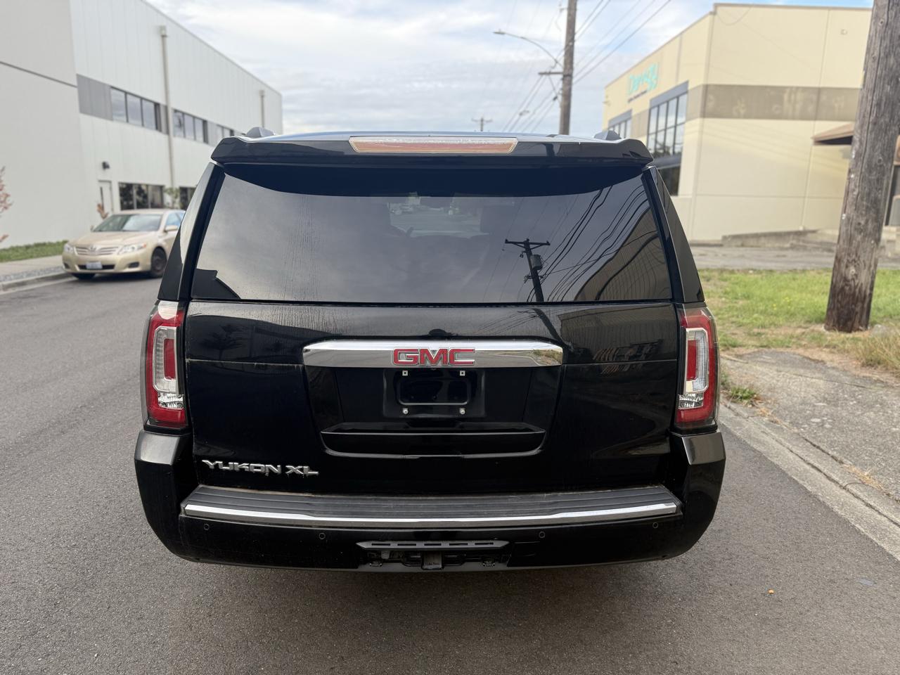 GMC Yukon Denali XL 4WD 2015