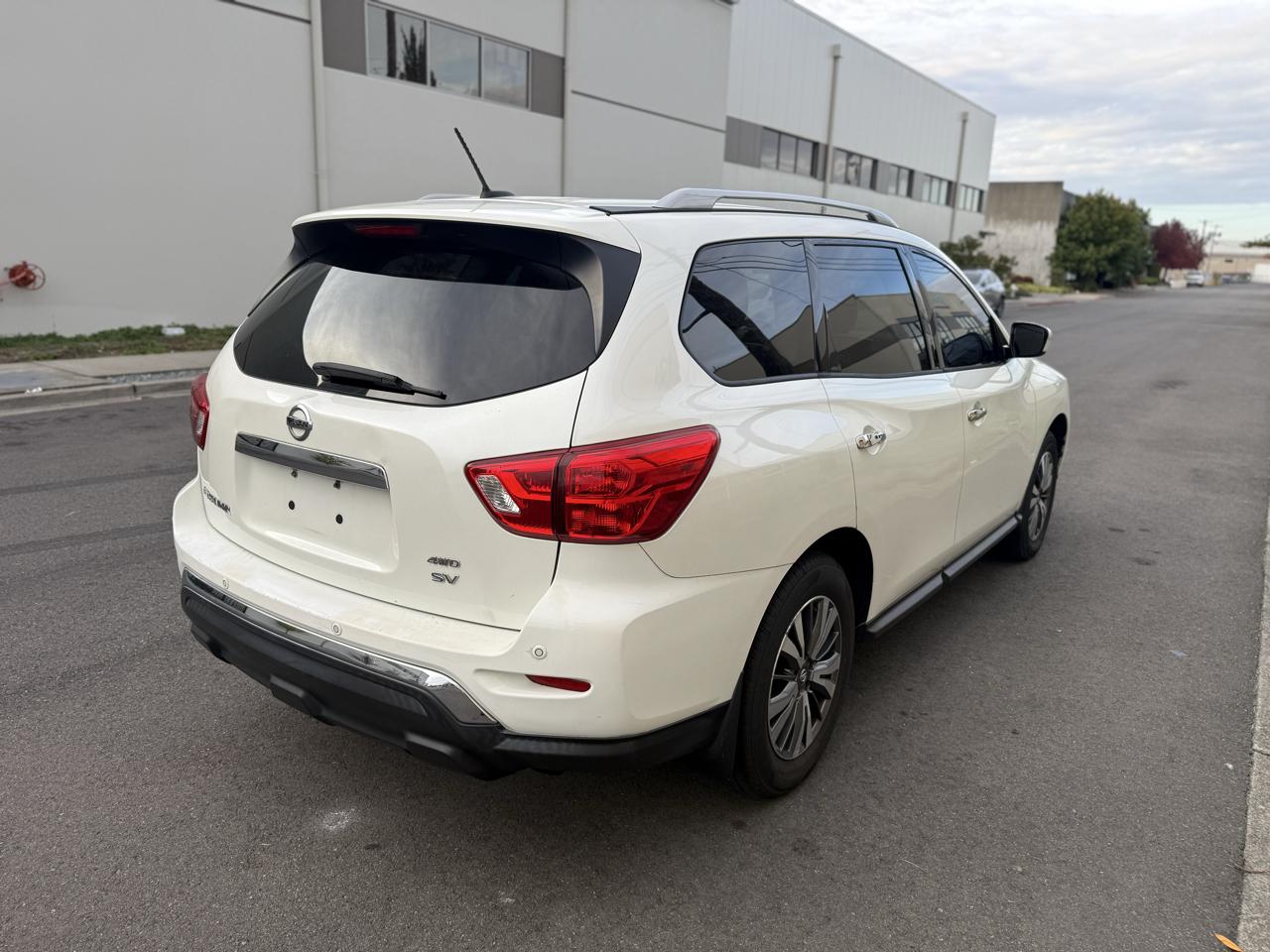 Nissan Pathfinder Platinum 4WD 2017