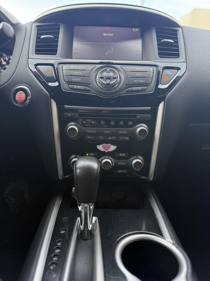 Nissan Pathfinder Platinum 4WD 2017
