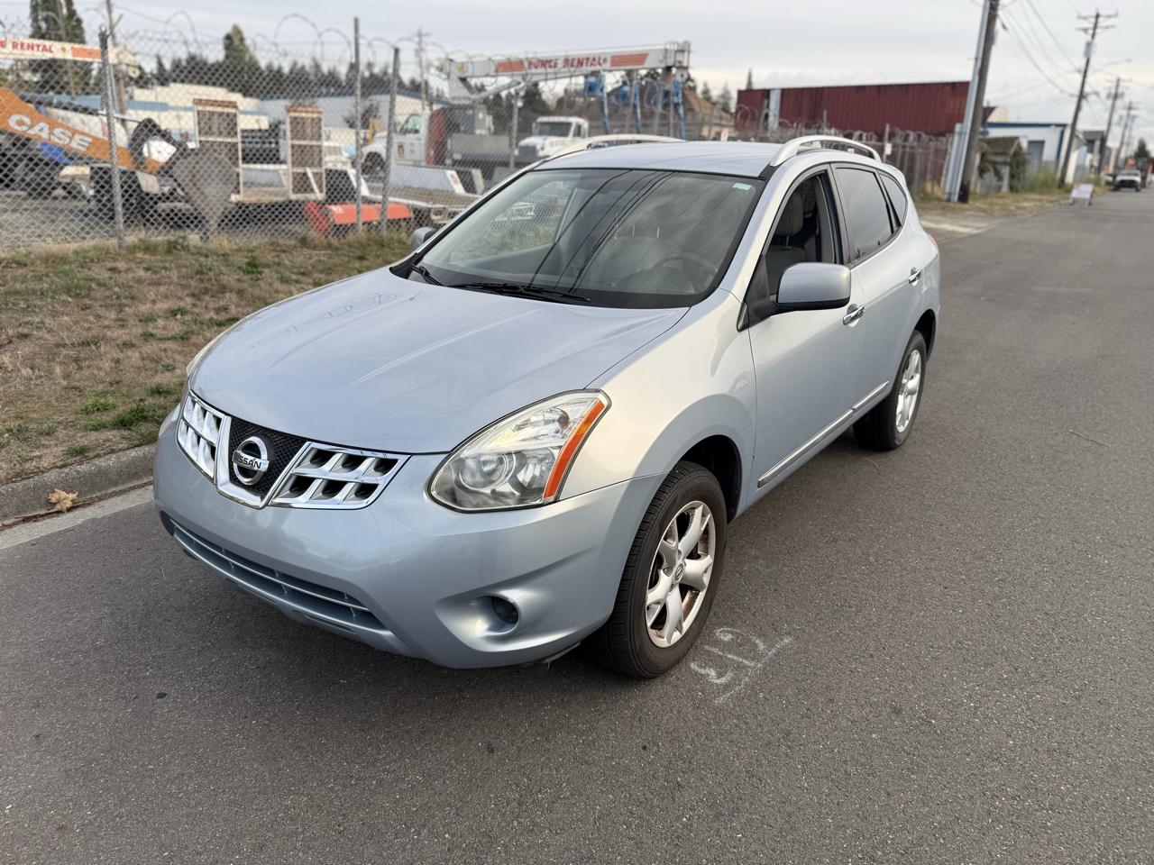 Nissan Rogue S FWD Krom Edition 2011