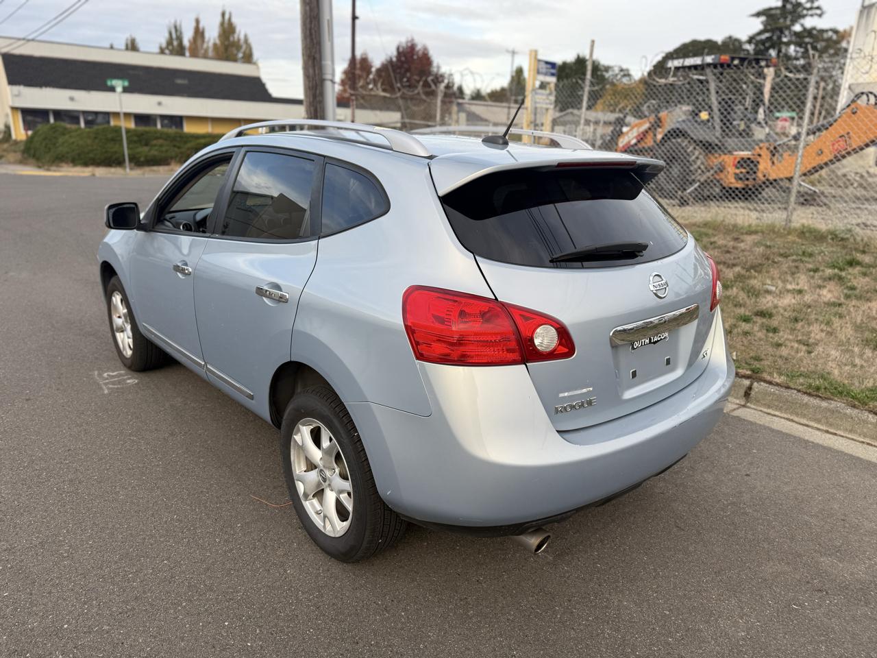 Nissan Rogue S FWD Krom Edition 2011