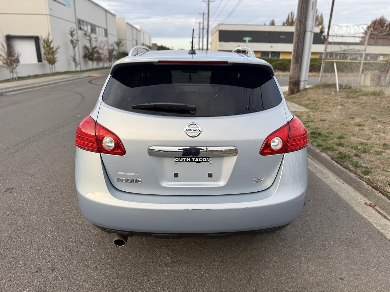 Nissan Rogue S FWD Krom Edition 2011