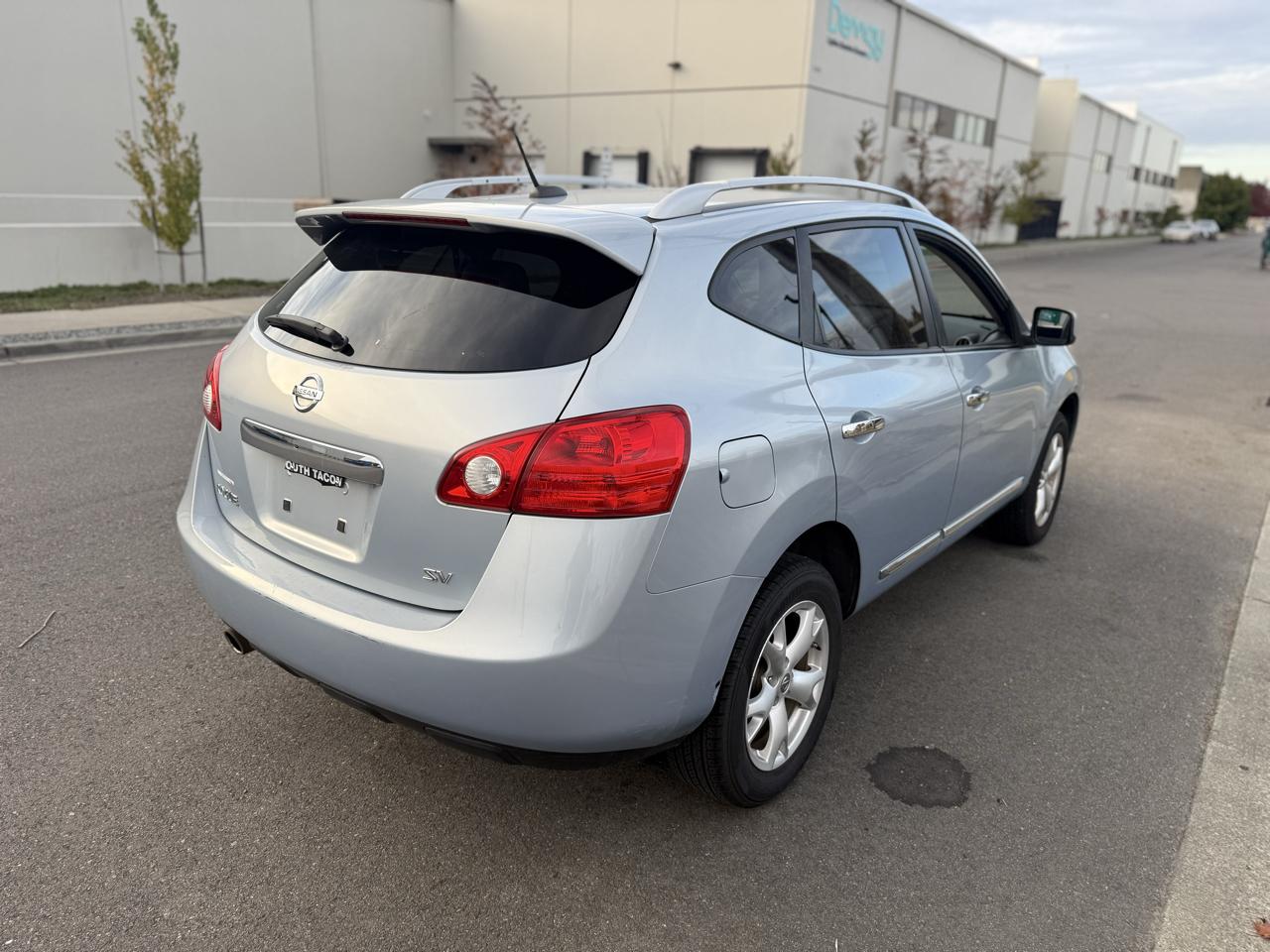 Nissan Rogue S FWD Krom Edition 2011