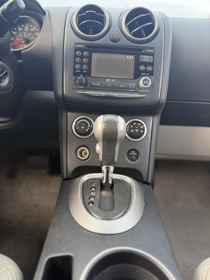 Nissan Rogue S FWD Krom Edition 2011