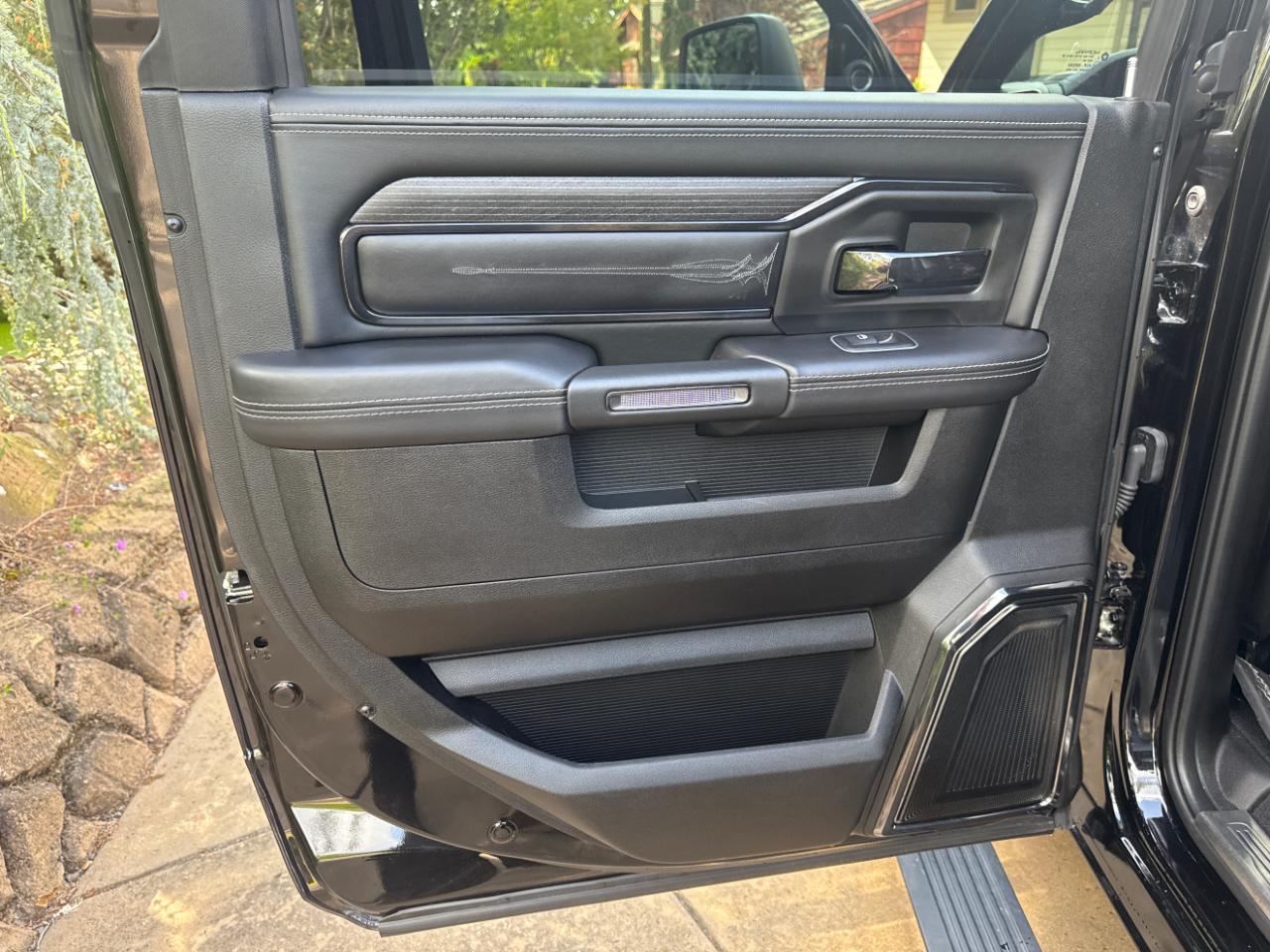 RAM 2500 Limited Mega Cab 4WD 2023