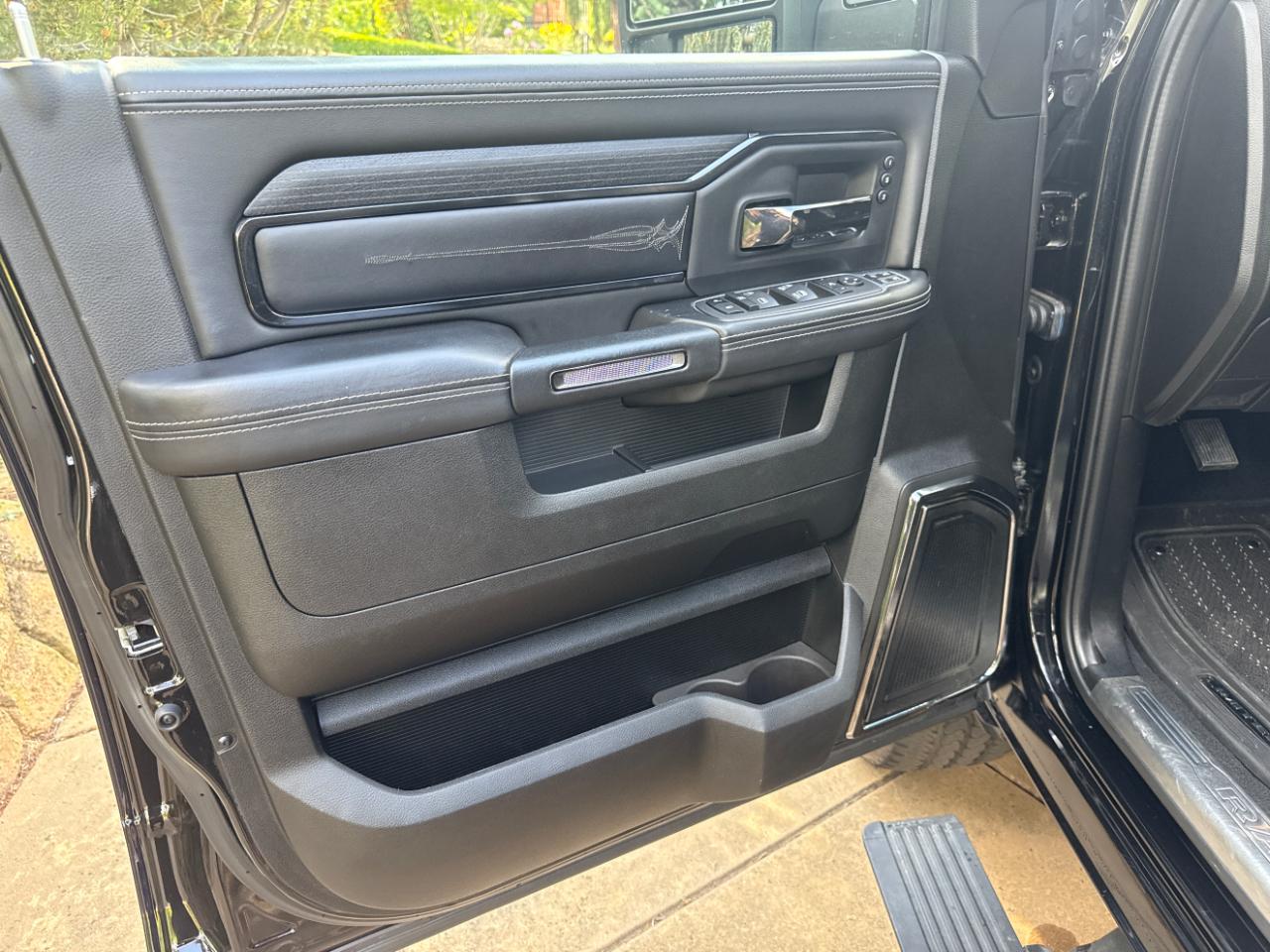 RAM 2500 Limited Mega Cab 4WD 2023