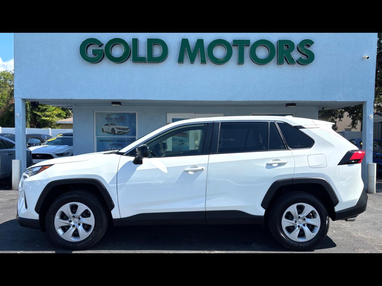2023 Toyota RAV4 LE