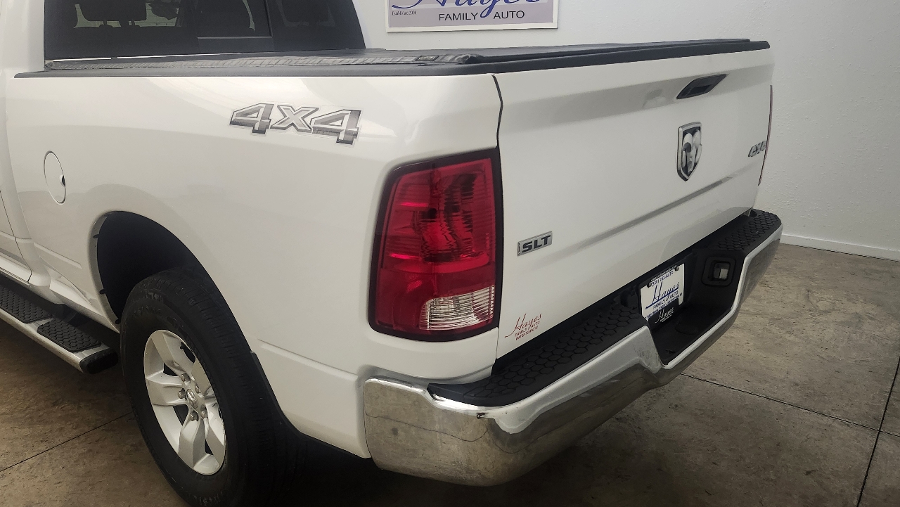 2020 Ram 1500 SLT photo 3