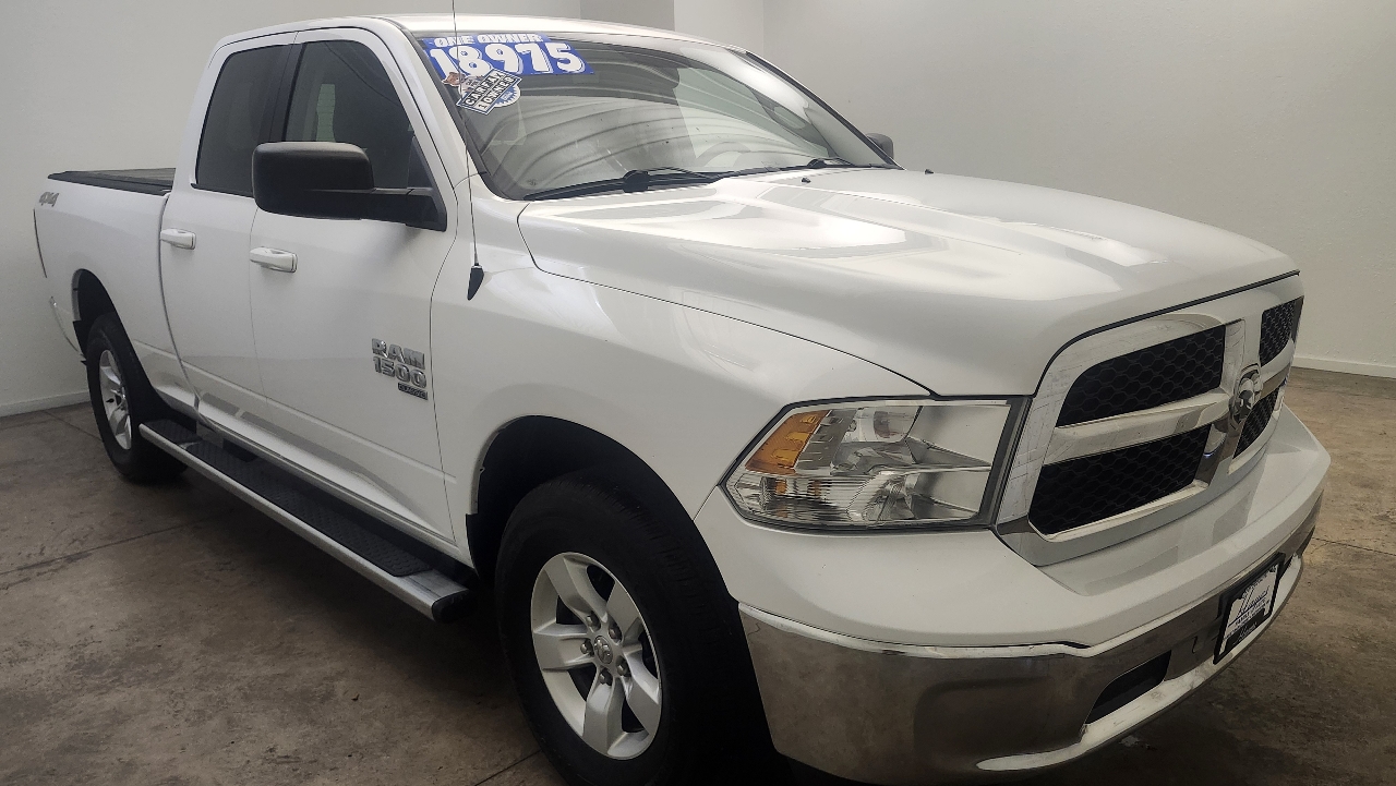 2020 Ram 1500 SLT photo 6