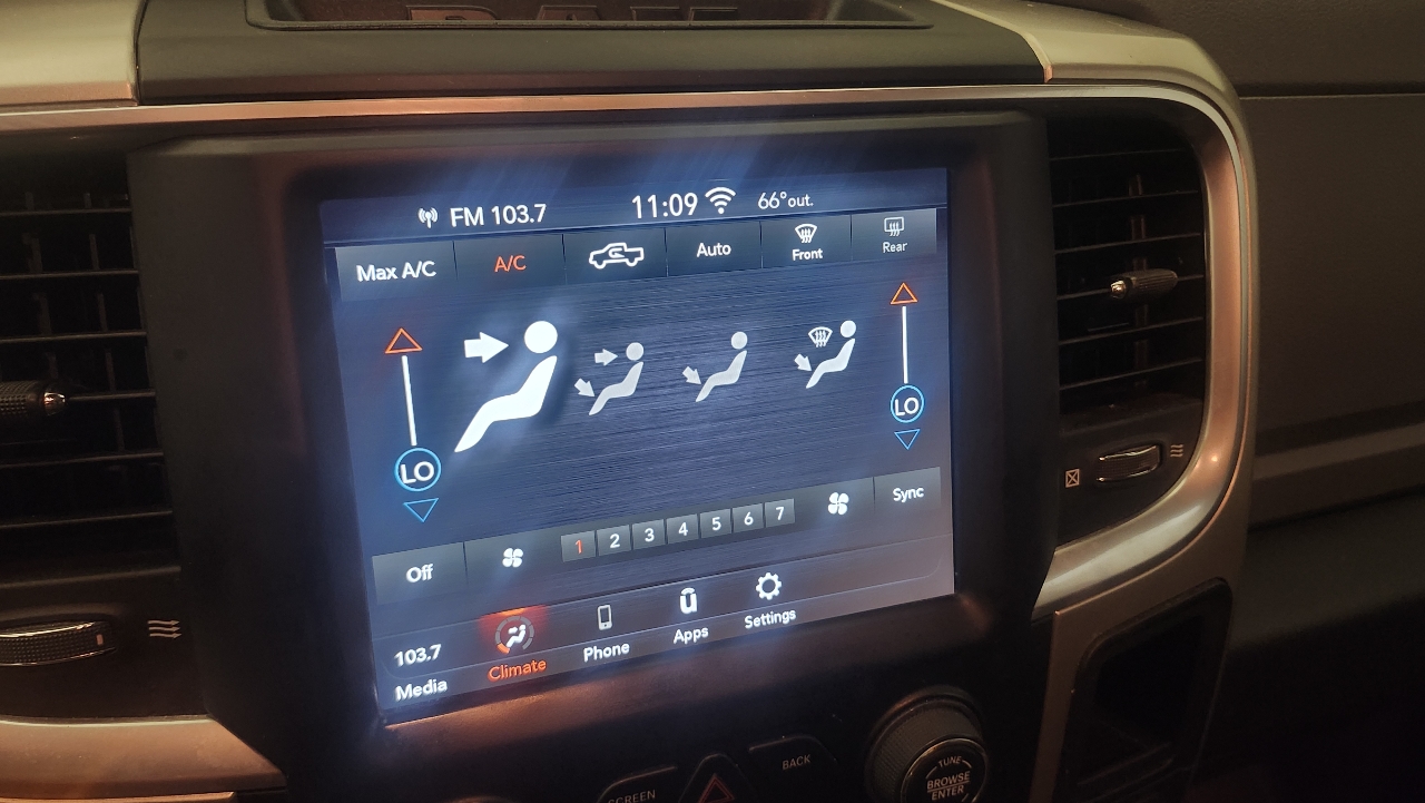 2020 Ram 1500 SLT photo 17