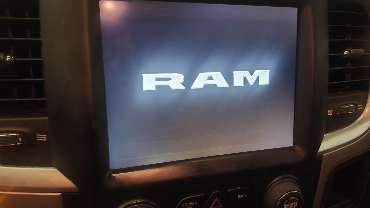 2020 Ram 1500 SLT photo 19
