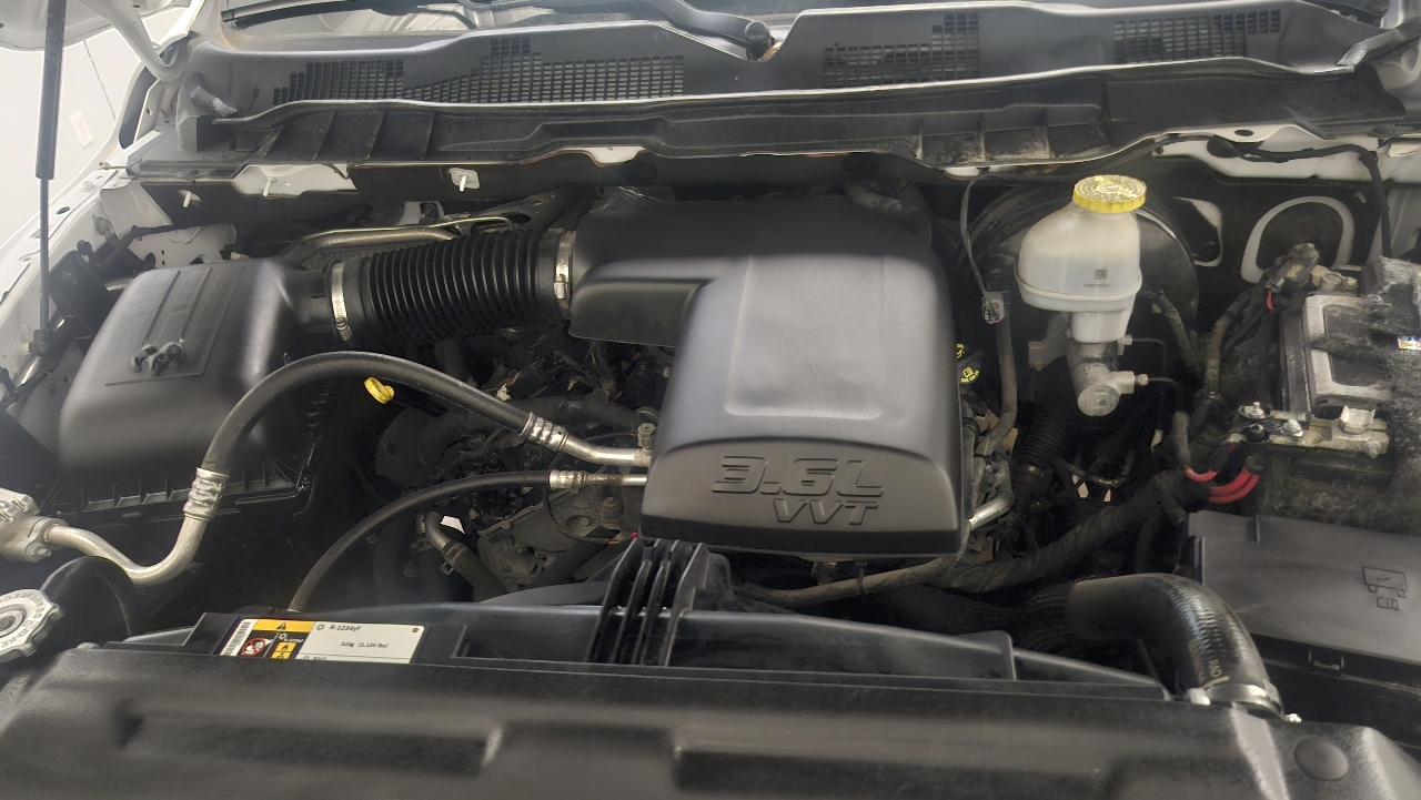 2020 Ram 1500 SLT photo 21