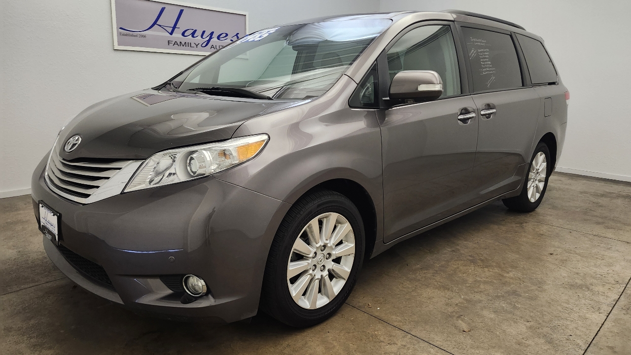 2013 Toyota Sienna Limited photo 2
