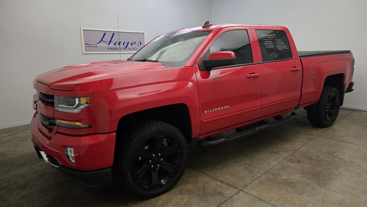 2017 Chevrolet Silverado 1500 LT photo 2