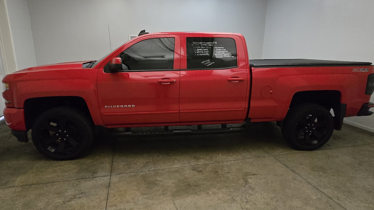 2017 Chevrolet Silverado 1500 LT photo 3