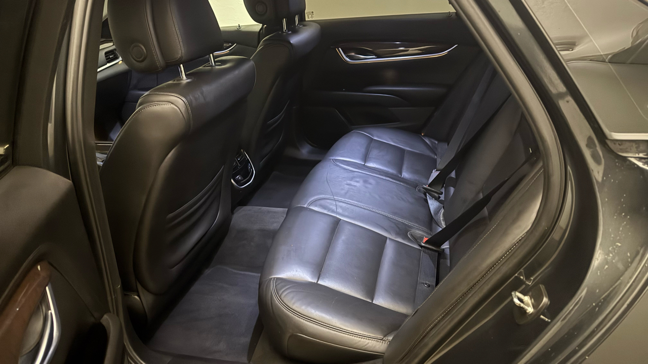 Cadillac XTS Luxury AWD 2013