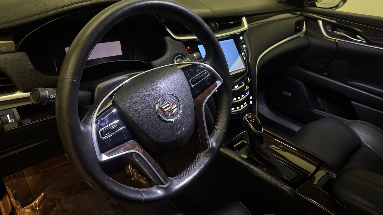 Cadillac XTS Luxury AWD 2013