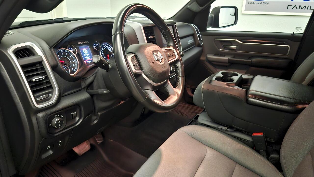 RAM 1500 Big Horn Crew Cab 4WD 2021