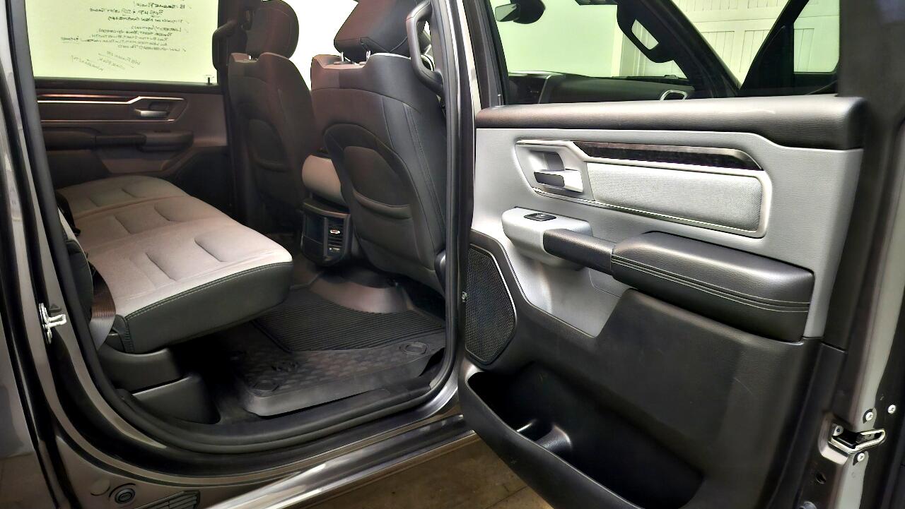 RAM 1500 Big Horn Crew Cab 4WD 2021