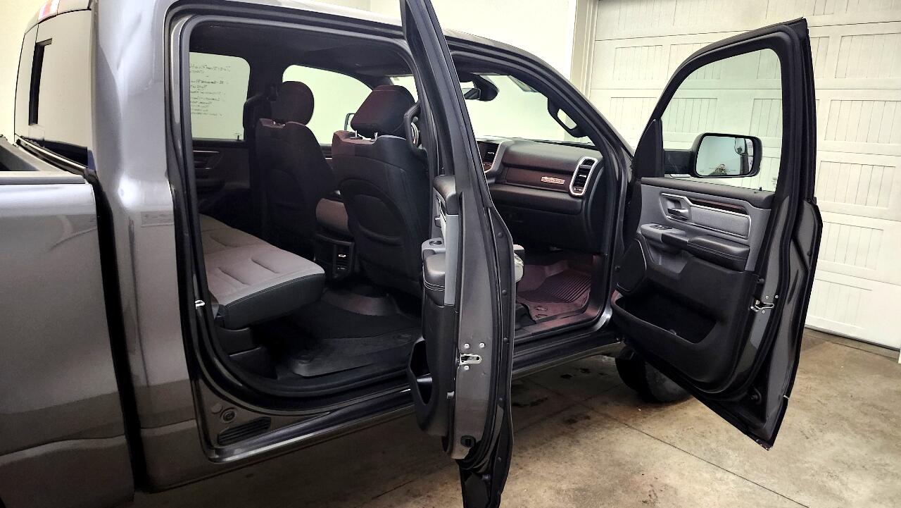 RAM 1500 Big Horn Crew Cab 4WD 2021