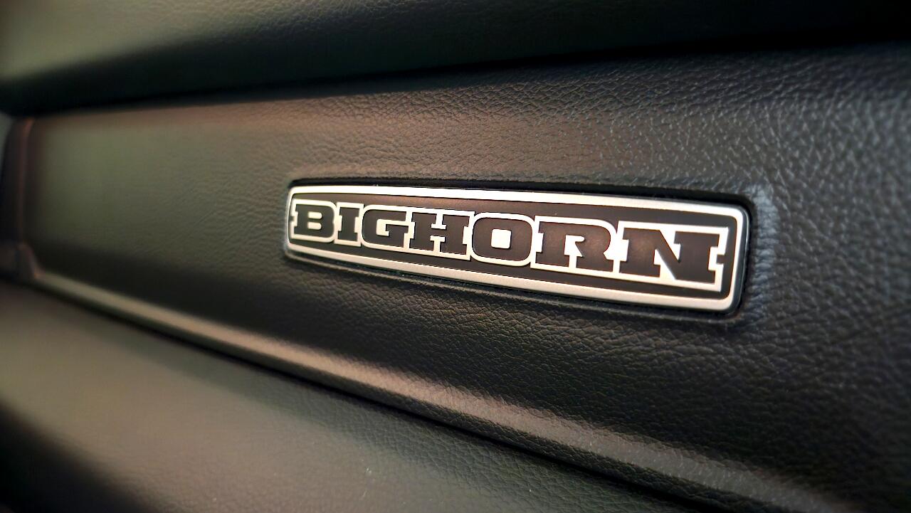 RAM 1500 Big Horn Crew Cab 4WD 2021