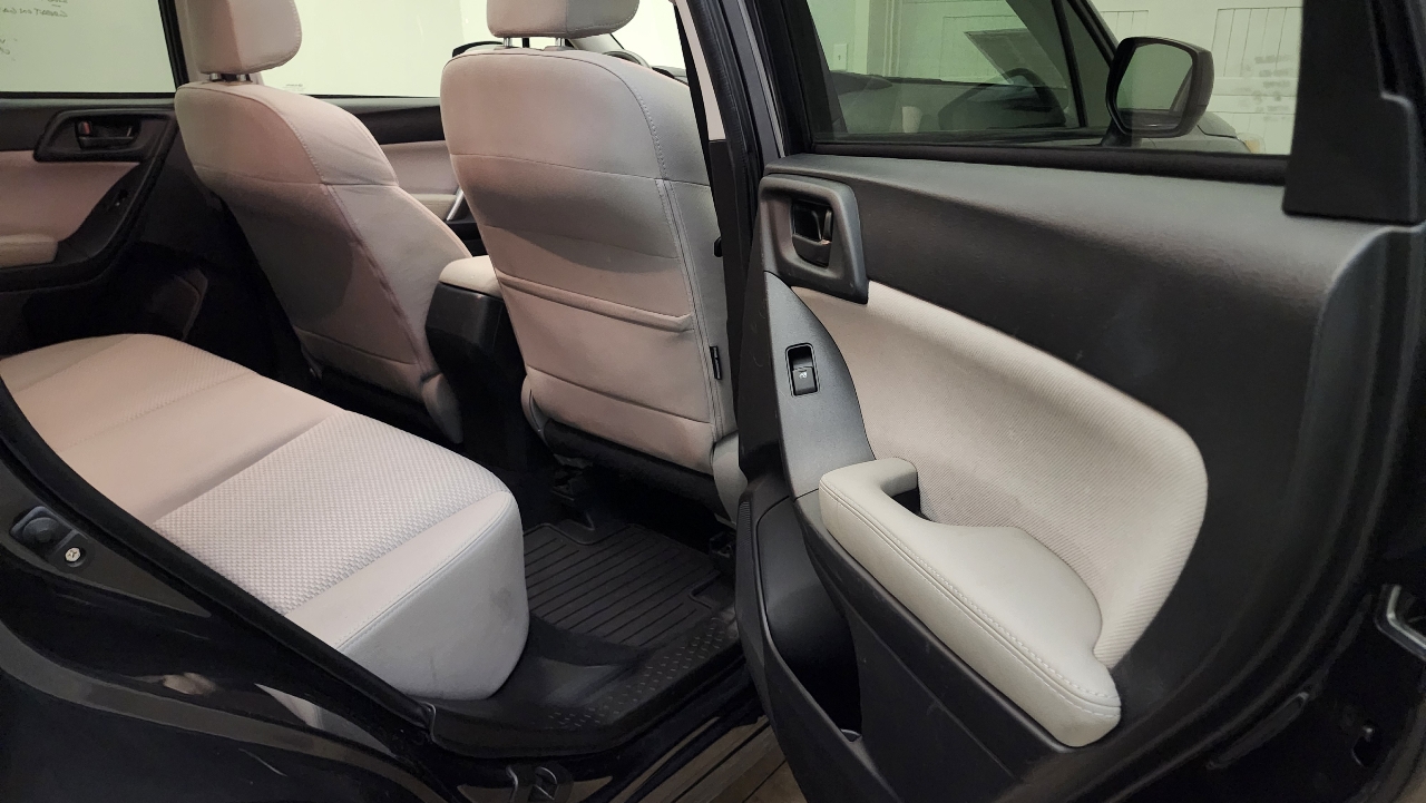 Subaru Forester 2.5i Premium PZEV CVT 2016