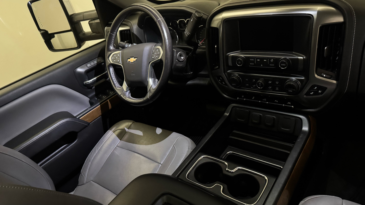 Chevrolet Silverado 1500 LTZ Crew Cab 4WD 2018