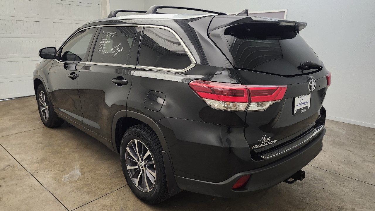 Toyota Highlander XLE AWD V6 2017
