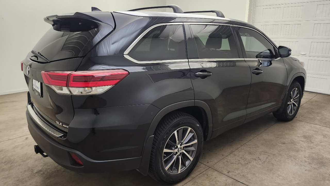 Toyota Highlander XLE AWD V6 2017