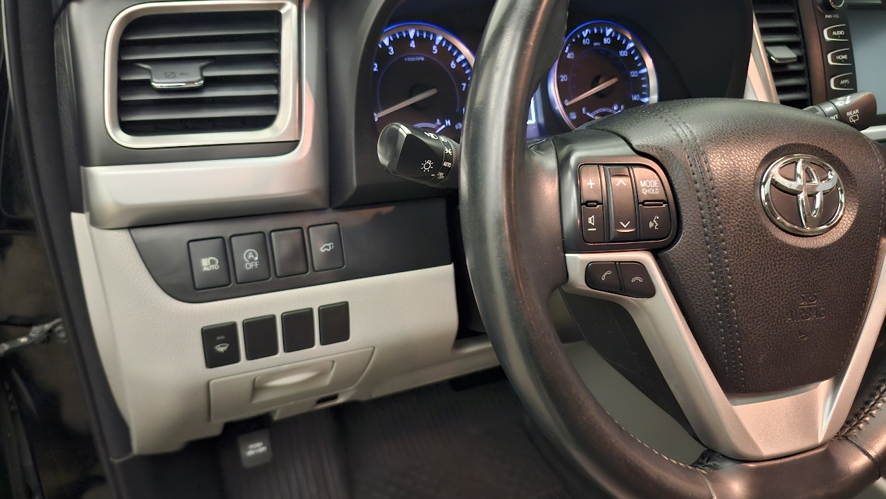 Toyota Highlander XLE AWD V6 2017