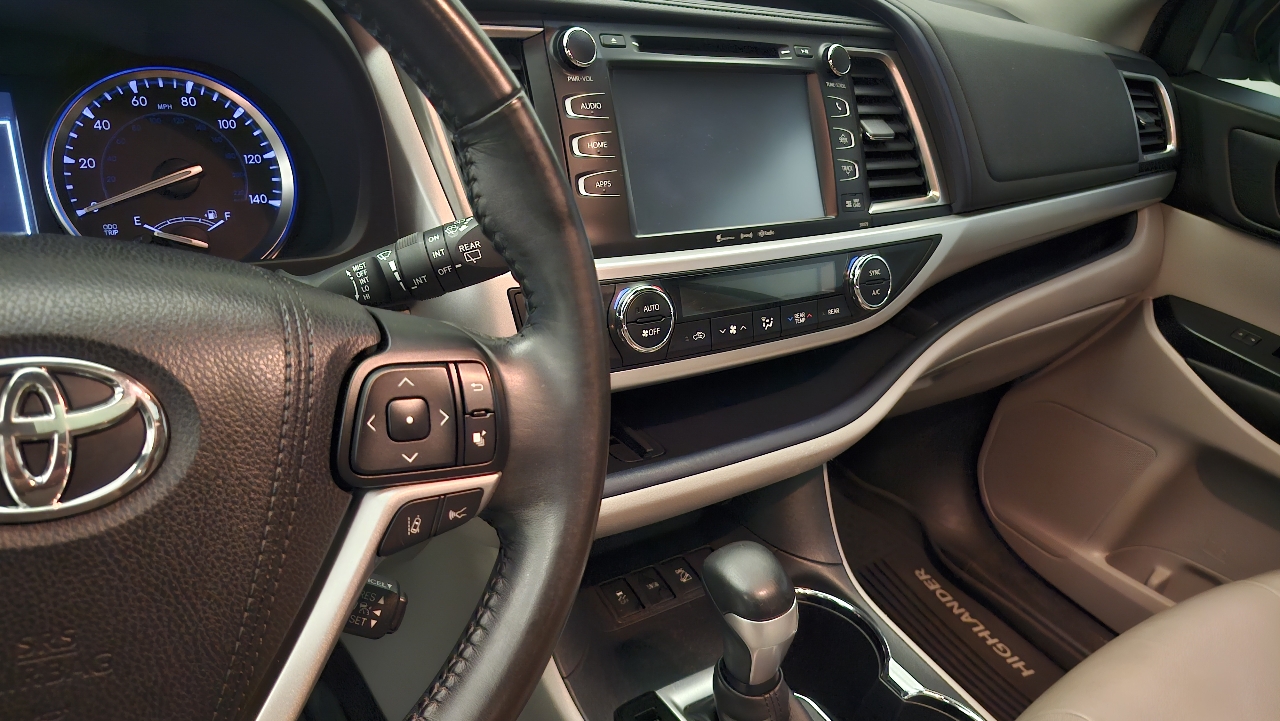 Toyota Highlander XLE AWD V6 2017
