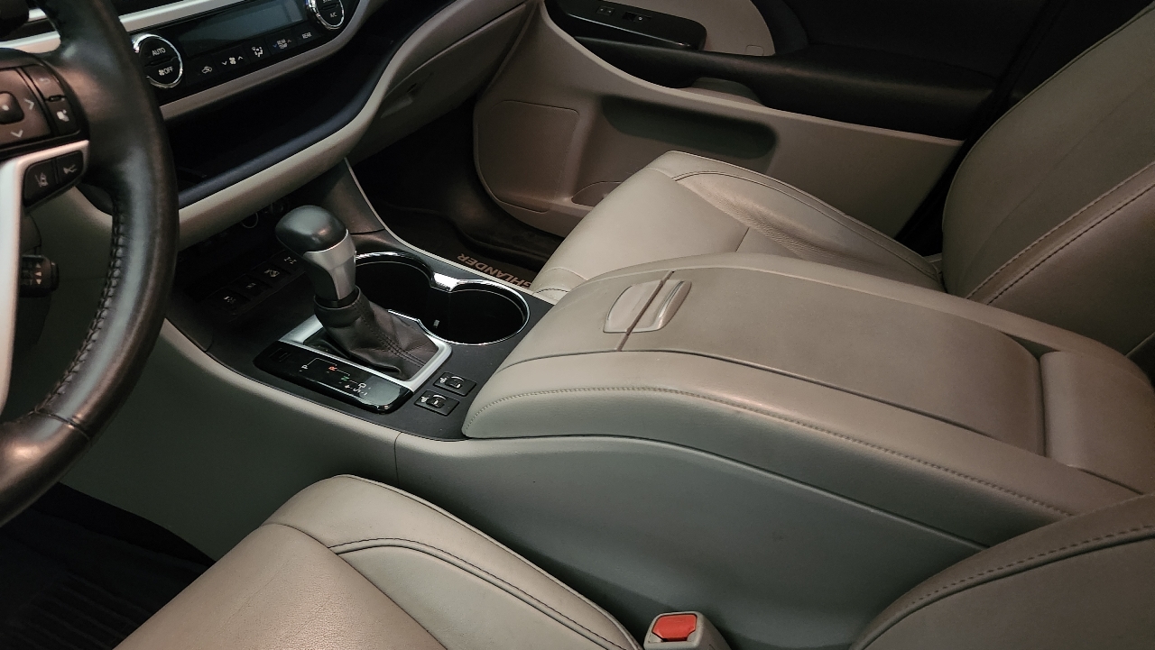 Toyota Highlander XLE AWD V6 2017