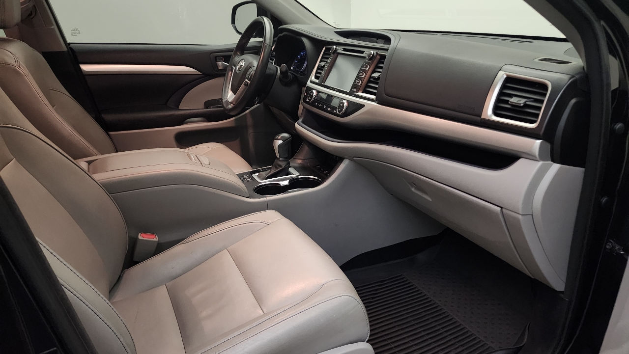 Toyota Highlander XLE AWD V6 2017