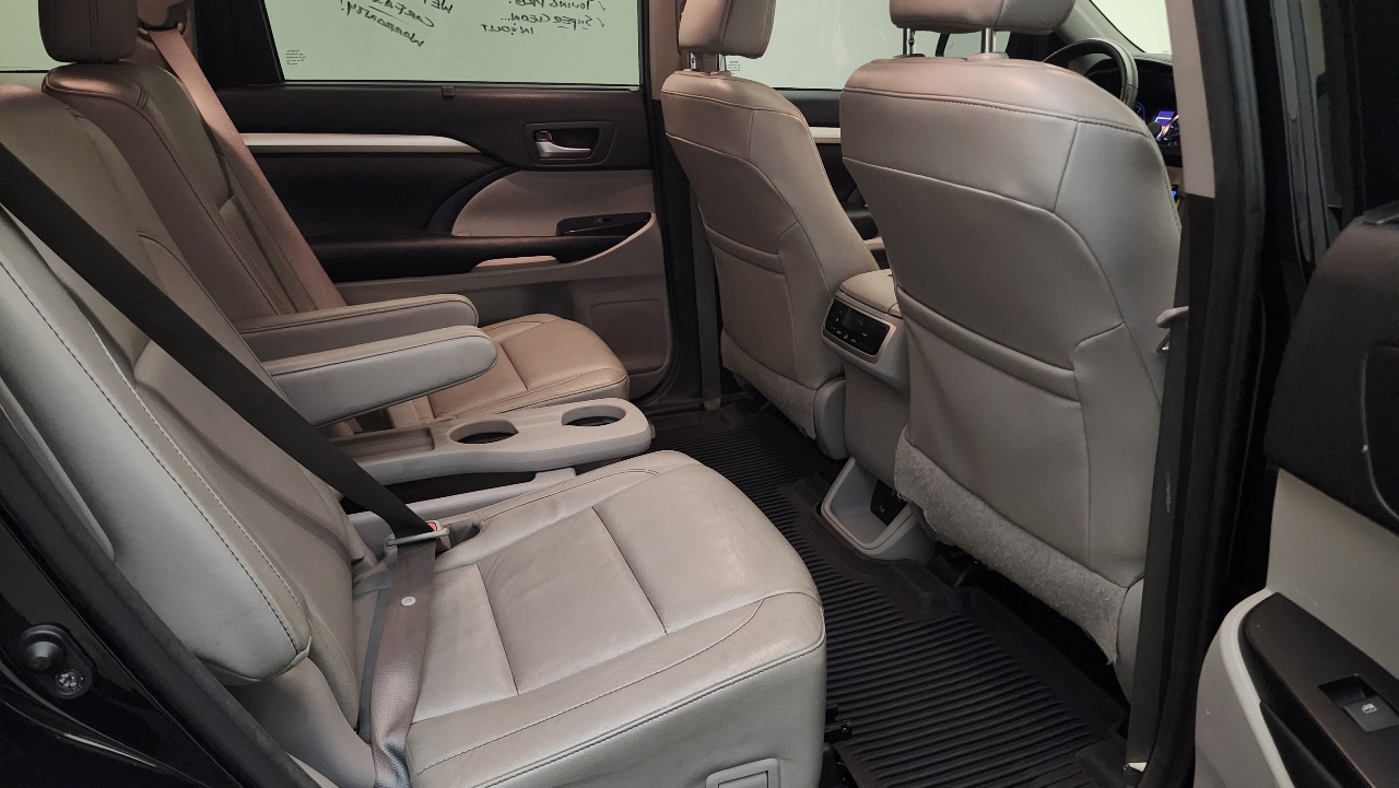 Toyota Highlander XLE AWD V6 2017