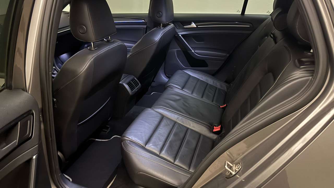 Volkswagen Golf R  2016