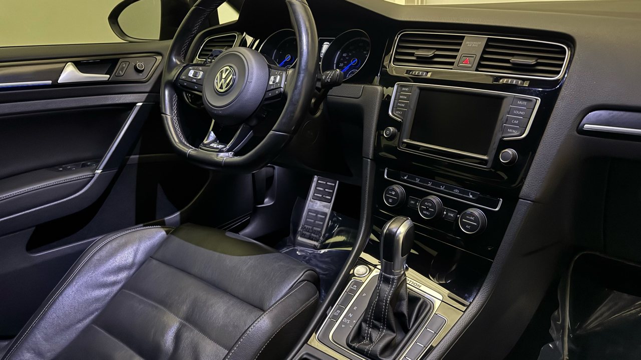 Volkswagen Golf R  2016