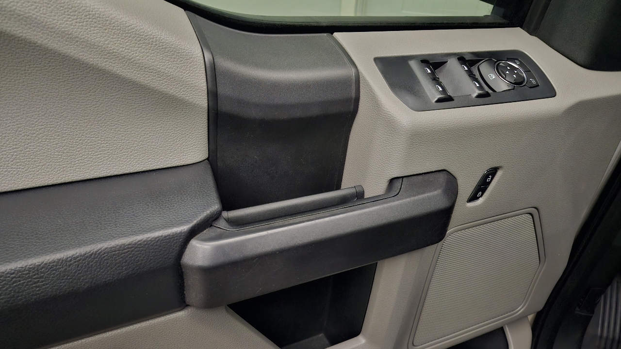 Ford F-150 4WD SuperCrew 139" XL 2015