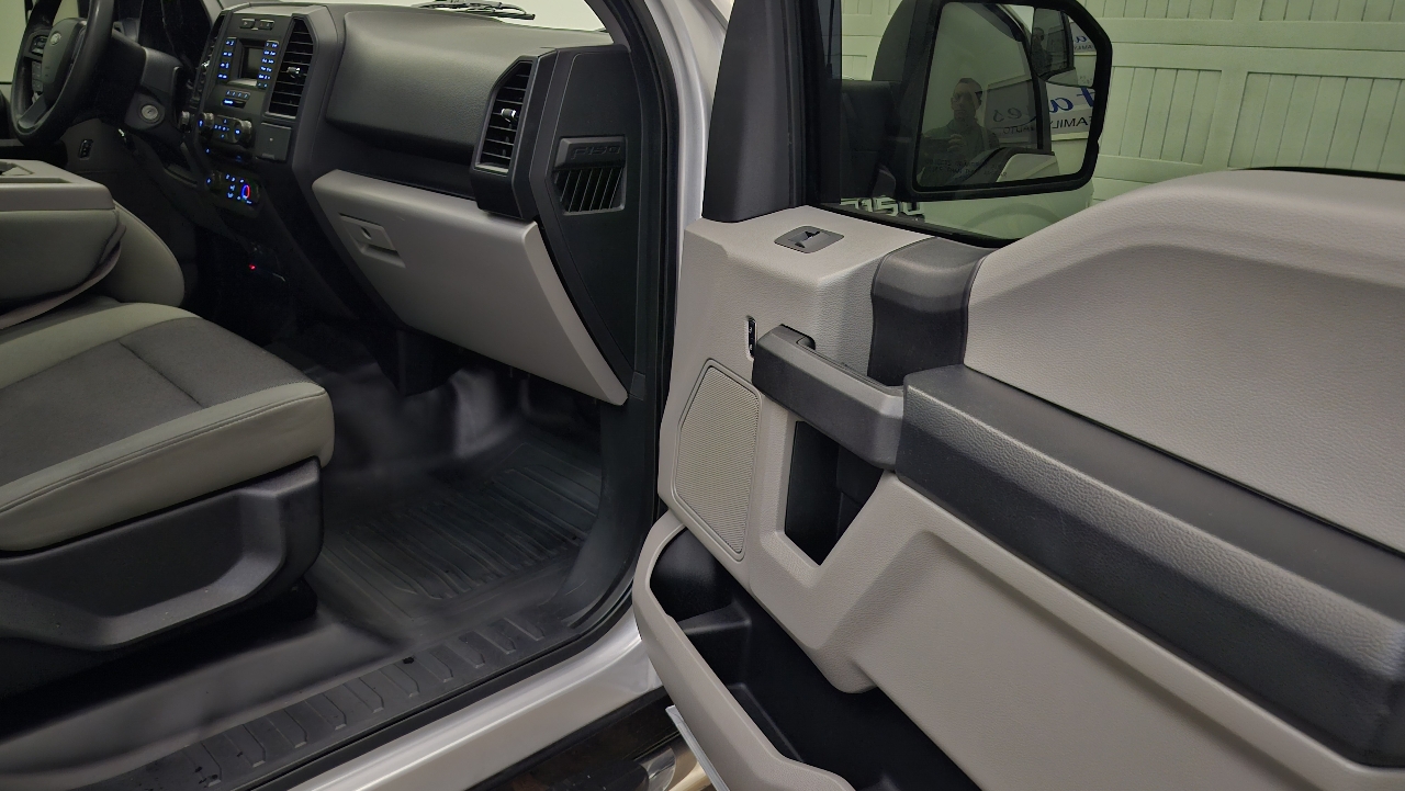 Ford F-150 4WD SuperCrew 139" XL 2015