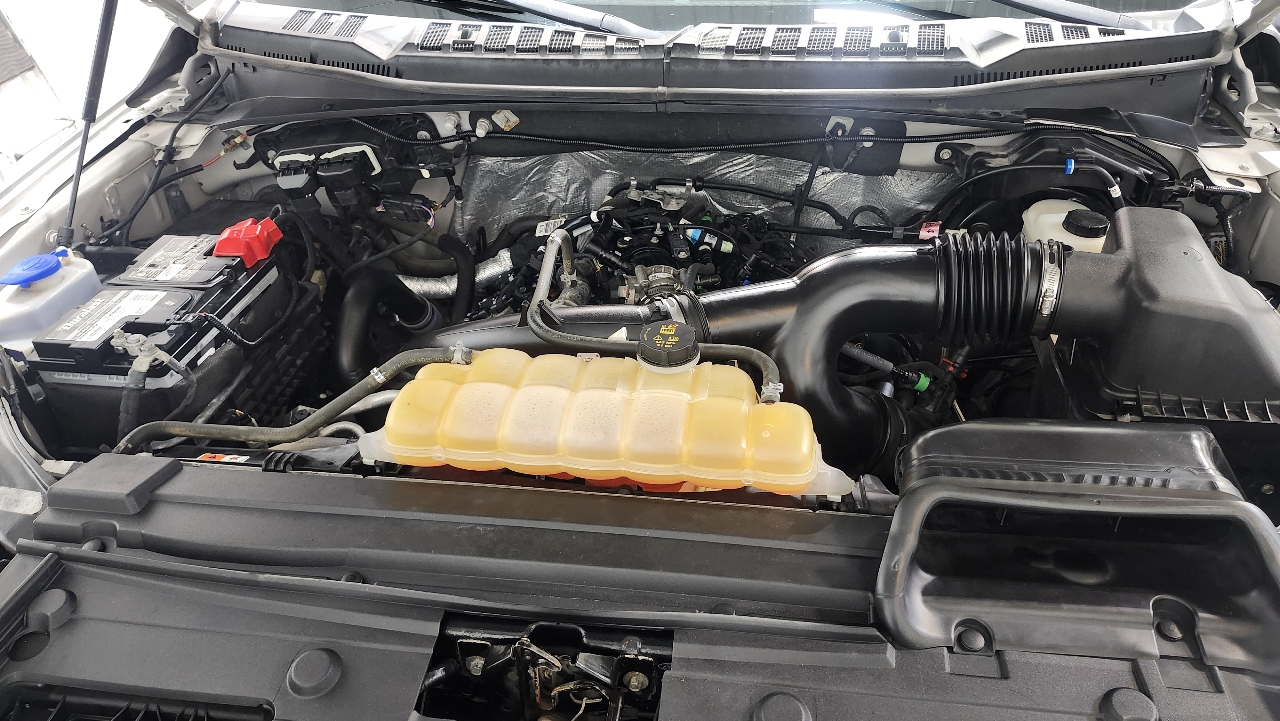 Ford F-150 4WD SuperCrew 139" XL 2015