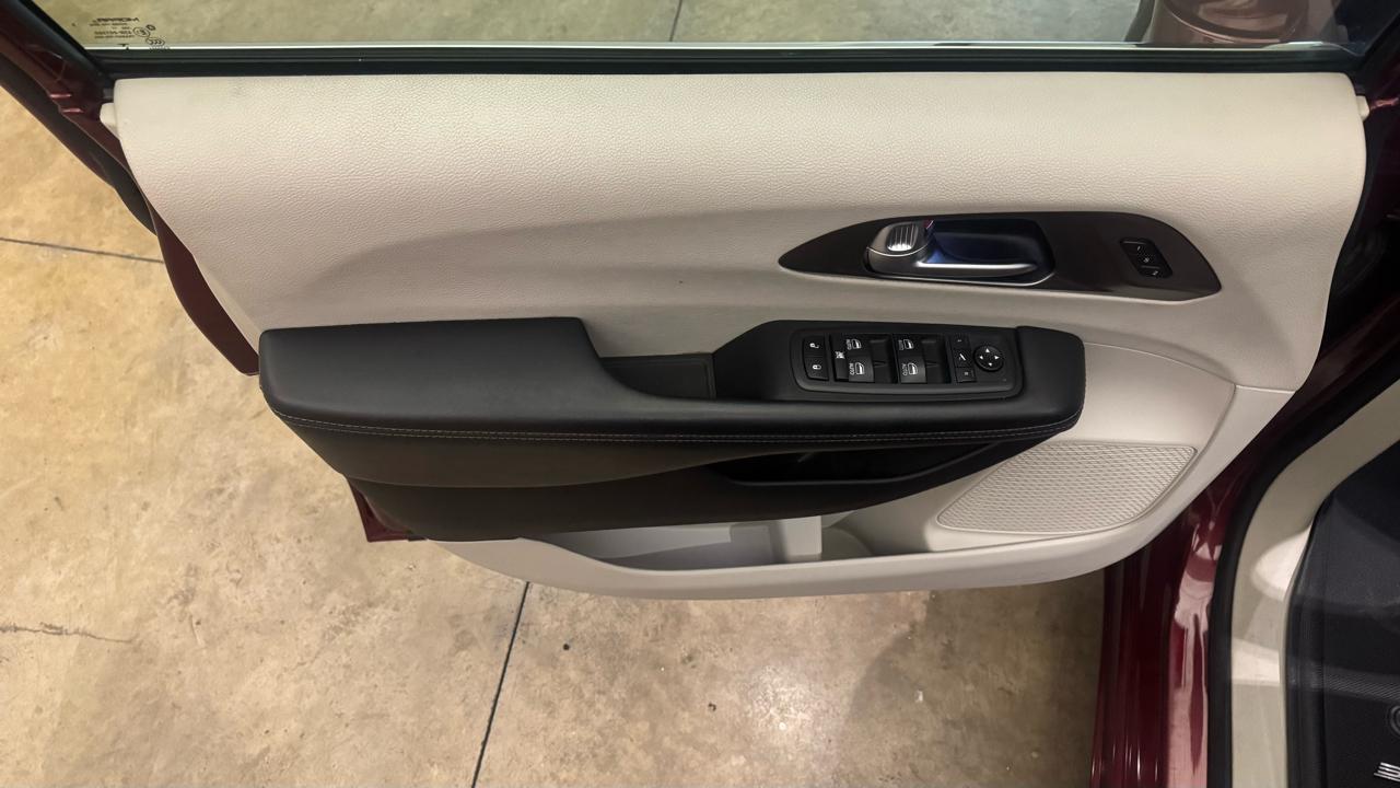 Chrysler Pacifica Limited 2018