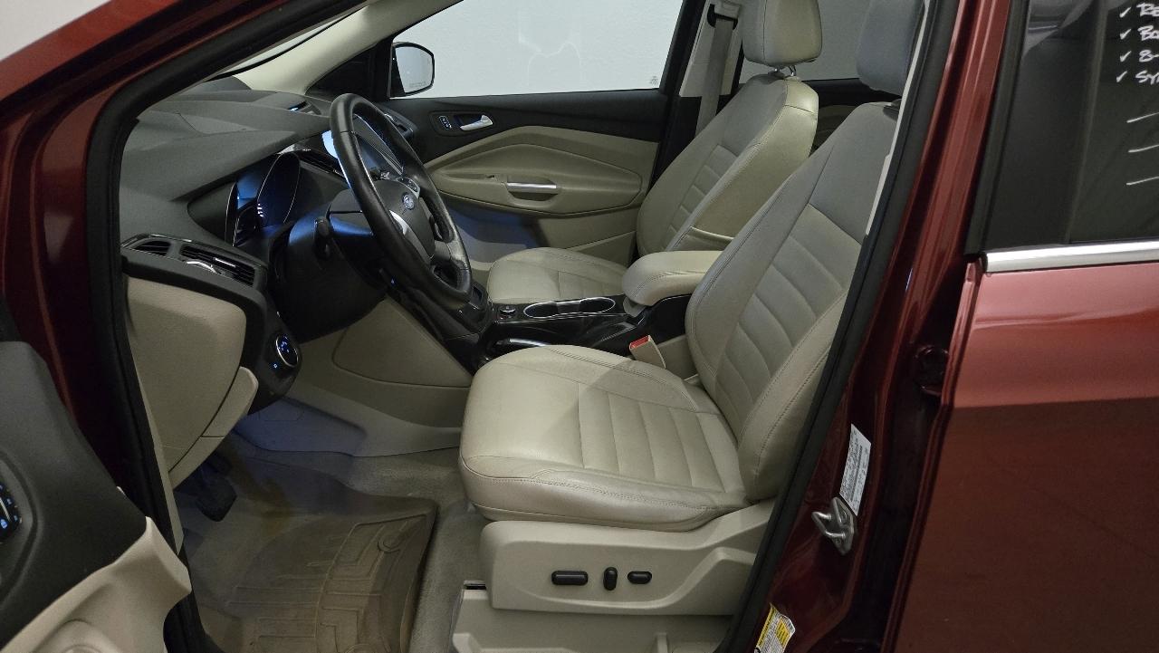 Ford Escape Titanium 4WD 2014