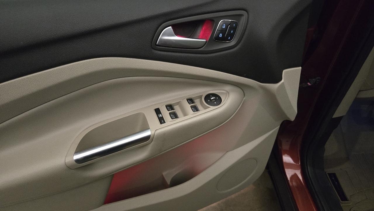 Ford Escape Titanium 4WD 2014