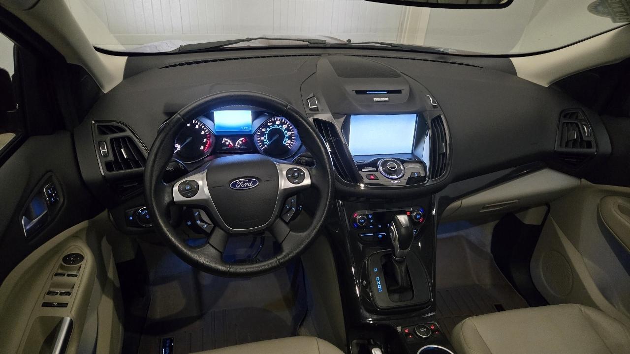 Ford Escape Titanium 4WD 2014