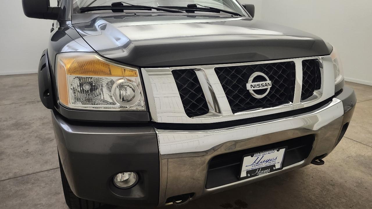 Nissan Titan SE Crew Cab 4WD 2010