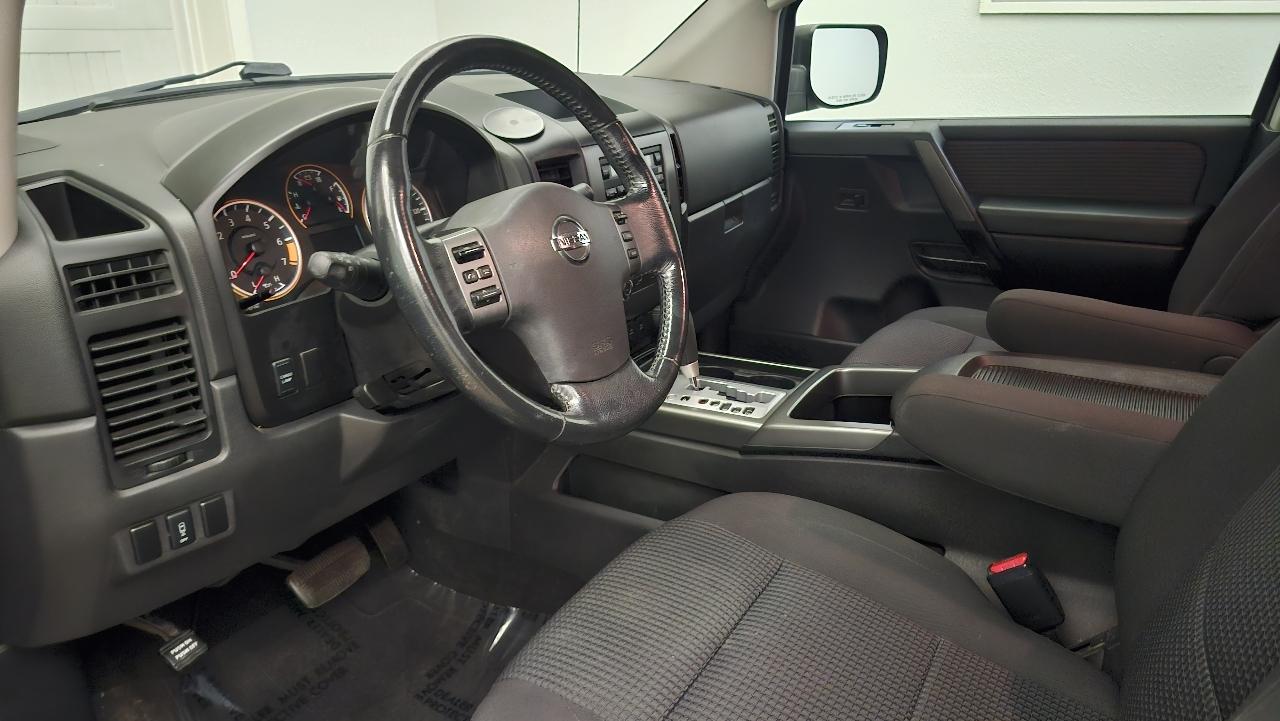 Nissan Titan SE Crew Cab 4WD 2010