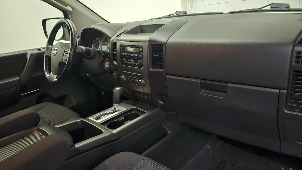 Nissan Titan SE Crew Cab 4WD 2010