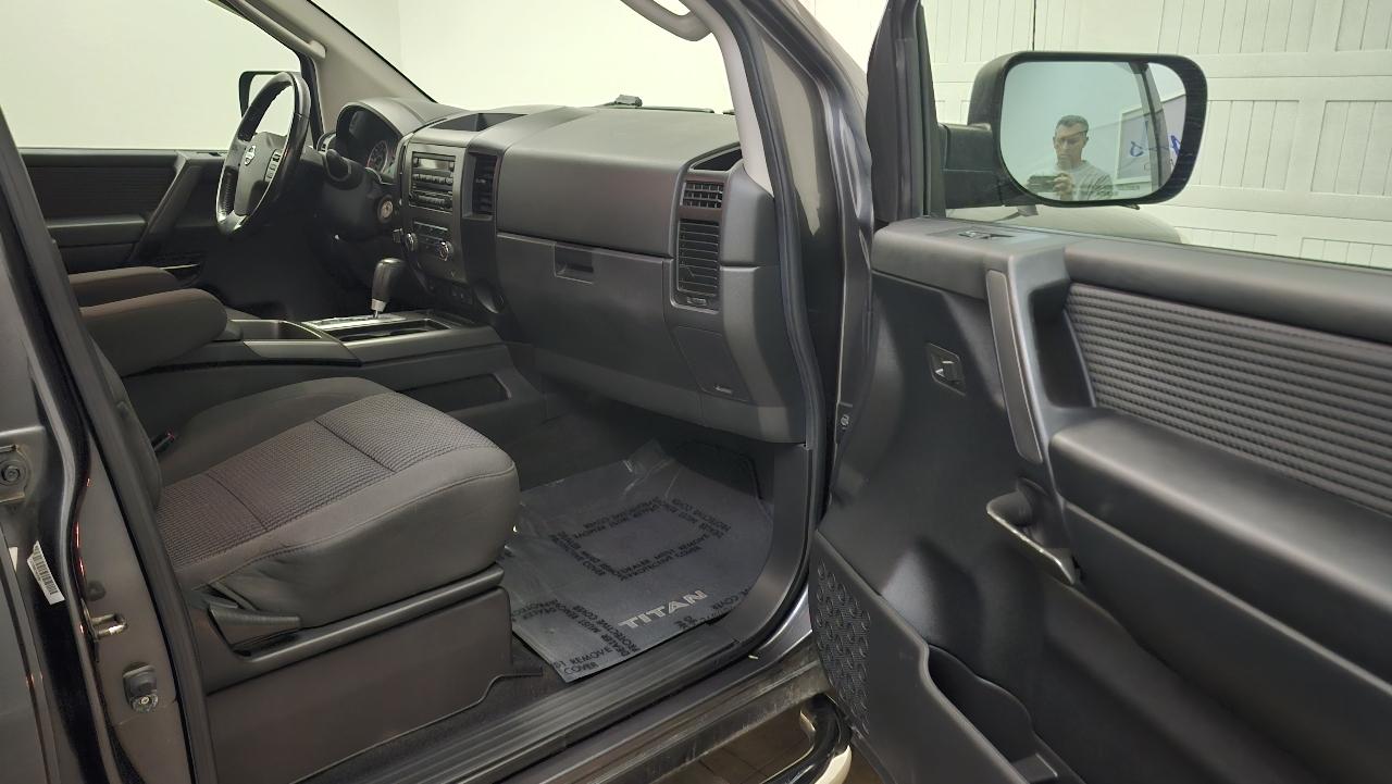 Nissan Titan SE Crew Cab 4WD 2010