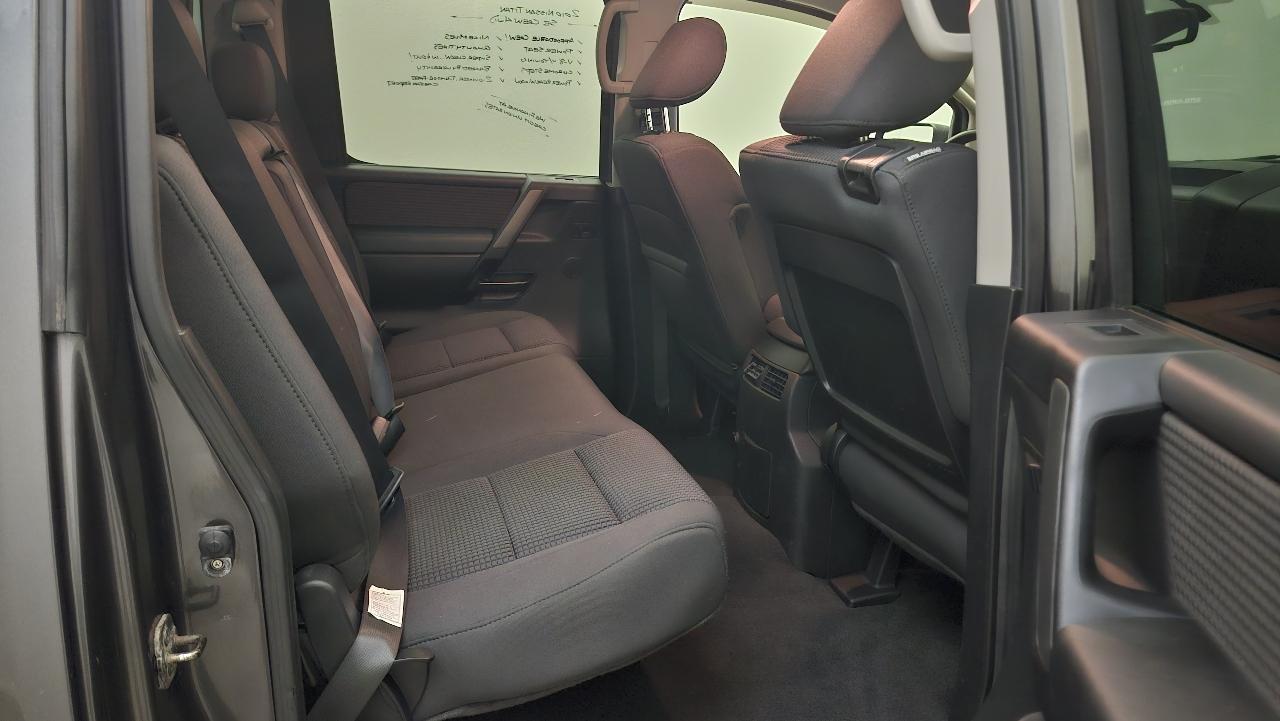 Nissan Titan SE Crew Cab 4WD 2010