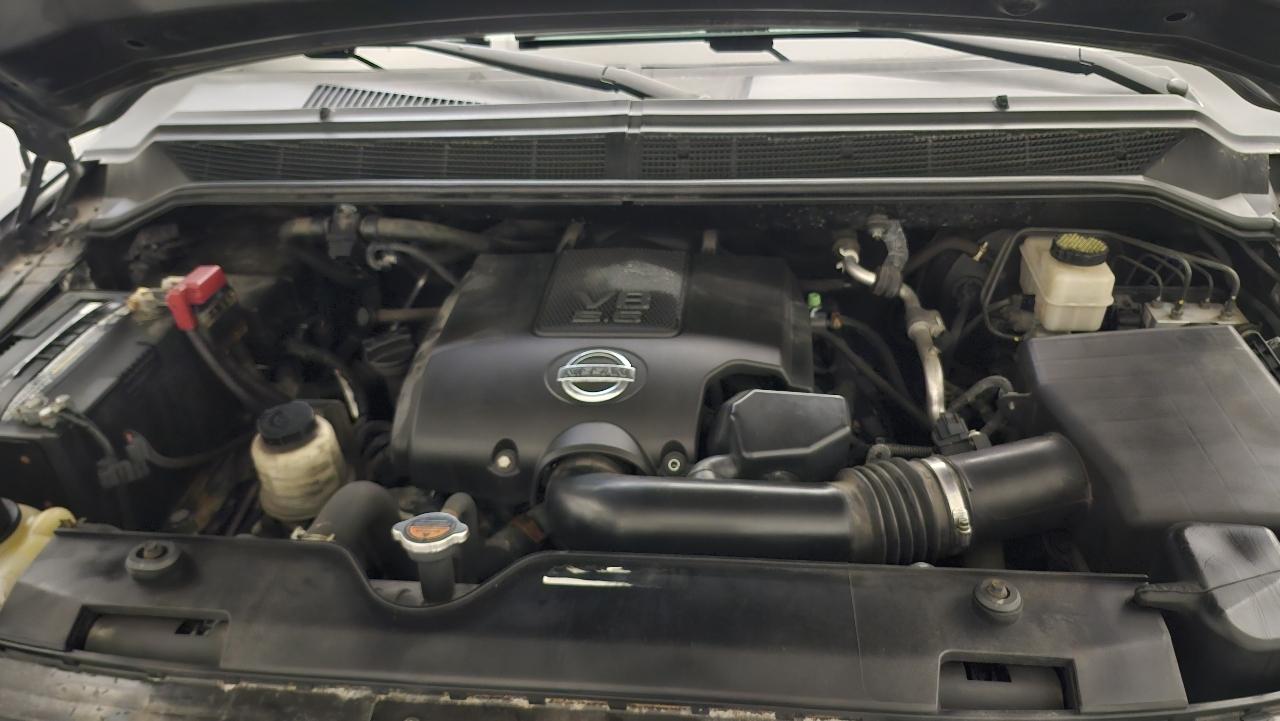 Nissan Titan SE Crew Cab 4WD 2010